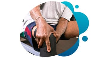 Osteoarthritis-of-the-knee-clinical-trial-Conquest-Research The knee of an older man in pain representing osteoarthritis of the knee